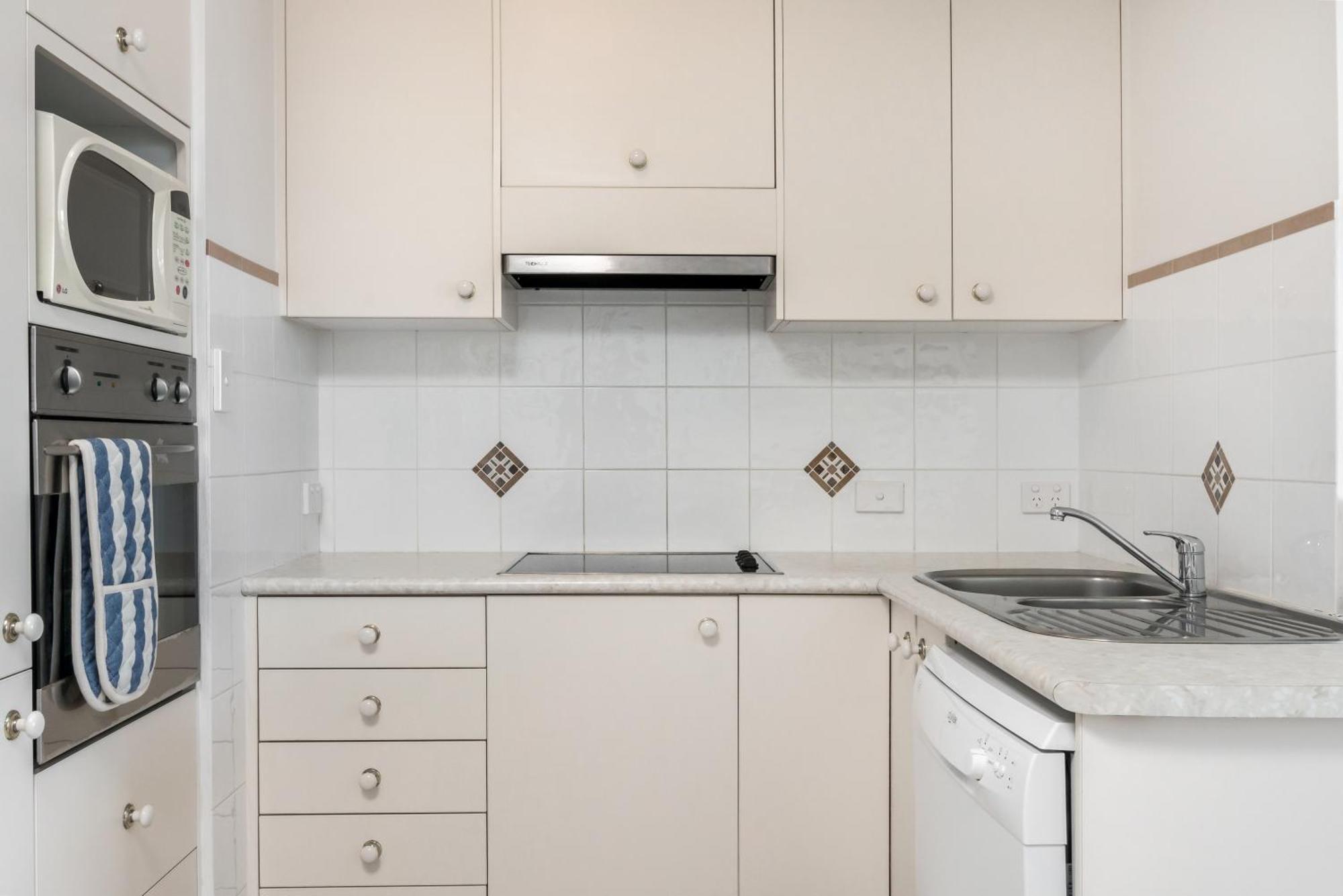 Apartment Eden Tower Gold Coast